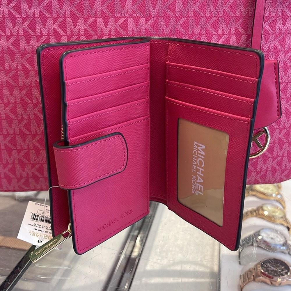 MICHAEL KORS
Medium Crossgrain Leather Wallet
Electric Pink 
NWT - Picture 14 of 16